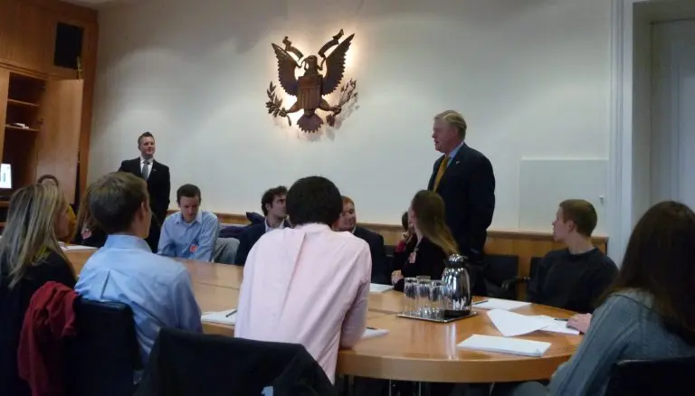Wake Forest Business Students Meet With US Ambassador in Austria