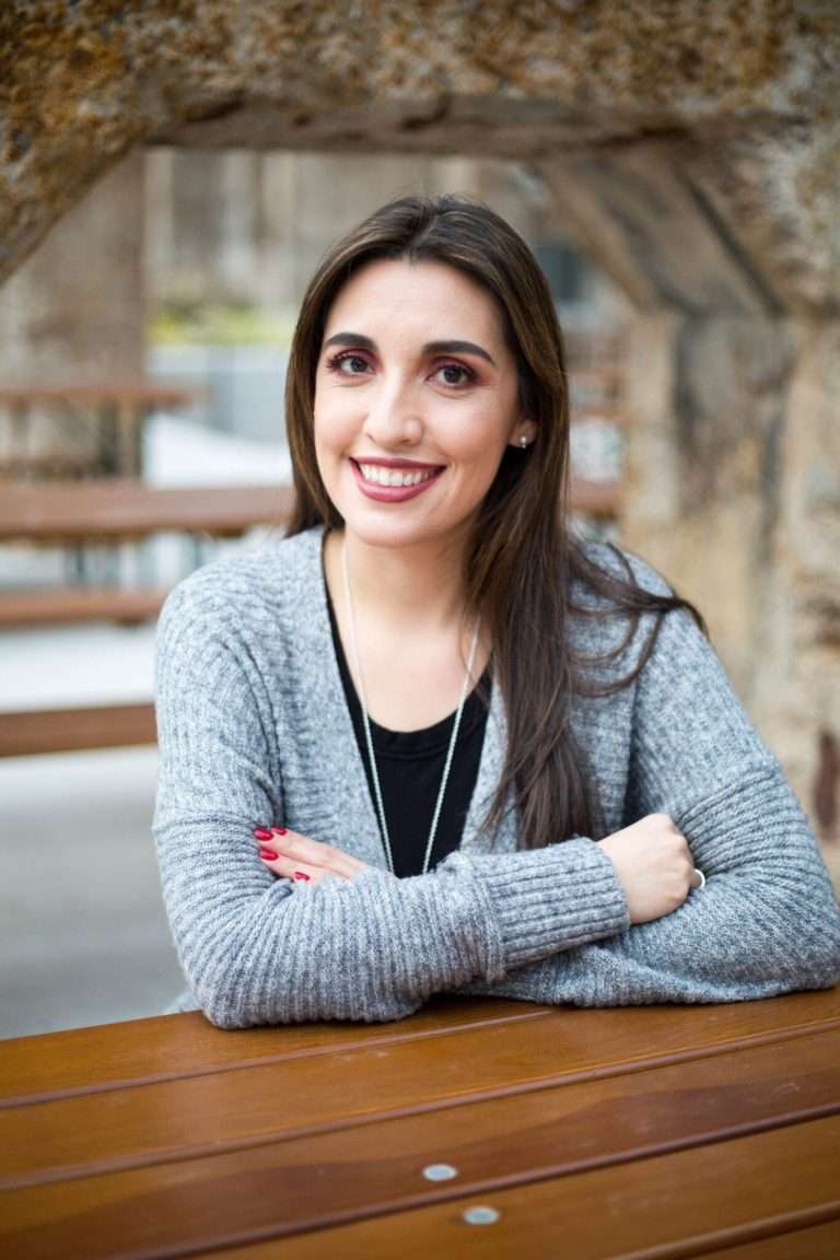 Headshot of Diana Medina.